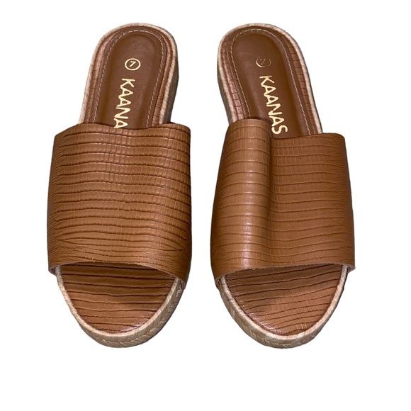 LN Kaanas Tan Embossed Leather Espadrille Slides Sandals - 7 - Picture 5 of 12